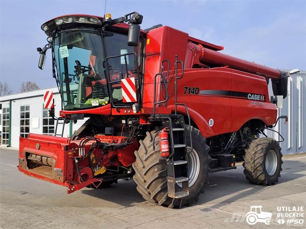 Case IH 7140 AFS Axial Flow Combine de secerat