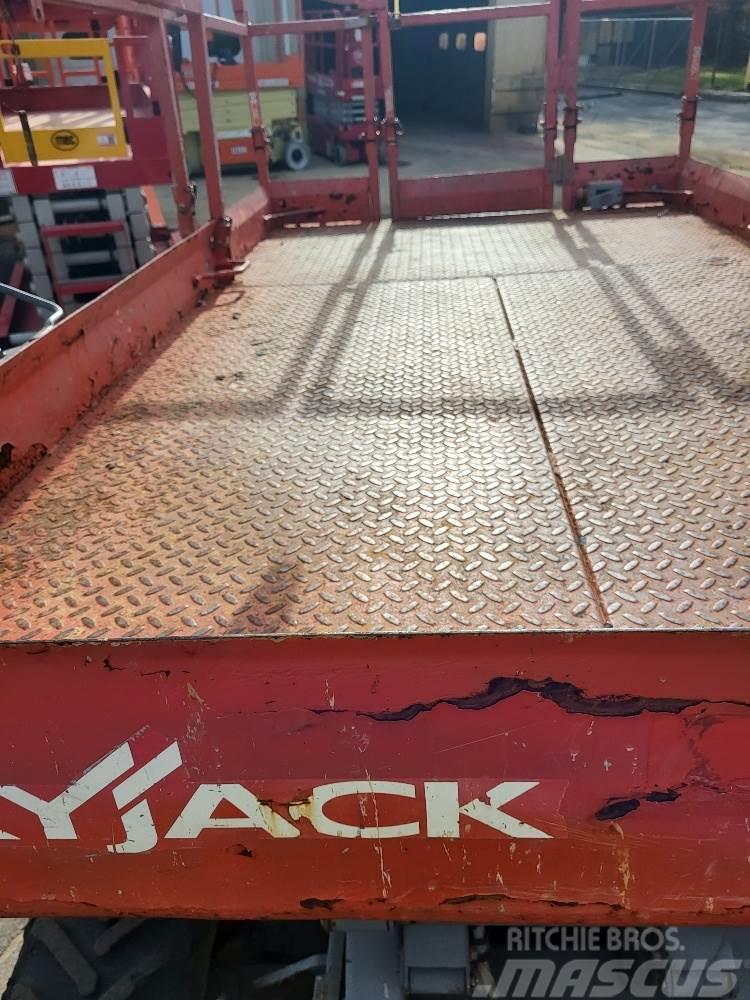 SkyJack SJ6832 RT Platforme foarfeca