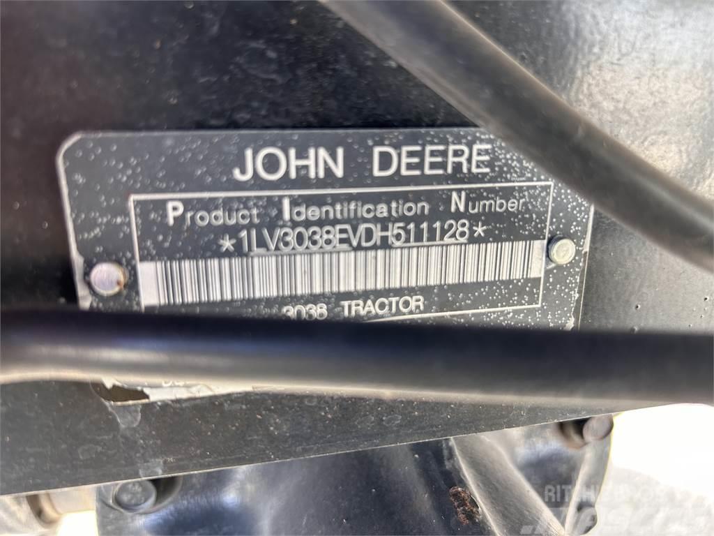 John Deere 3038E Tractoare compacte