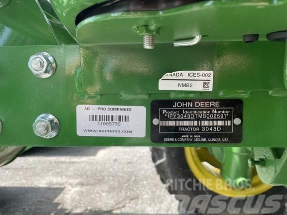 John Deere 3043D Tractoare