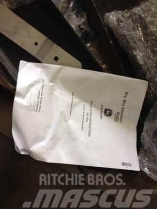 John Deere 4920 warning light kit for dry box Alte masini agricole