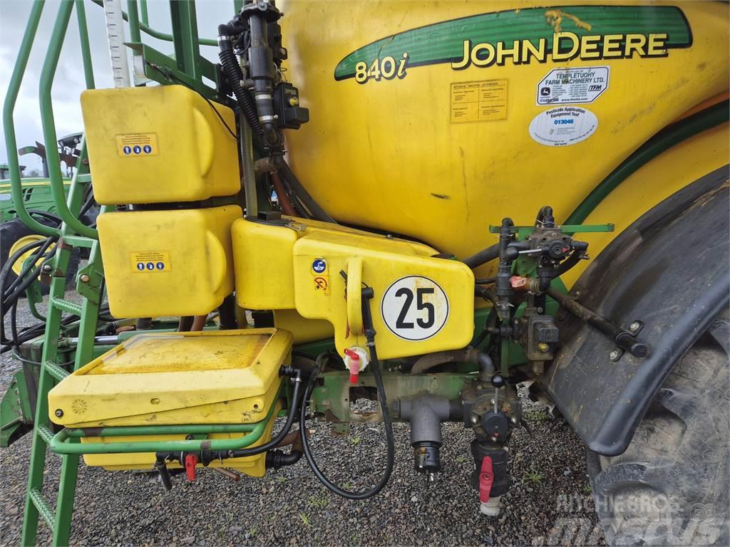 John Deere 840i Tractoare agricole sprayers