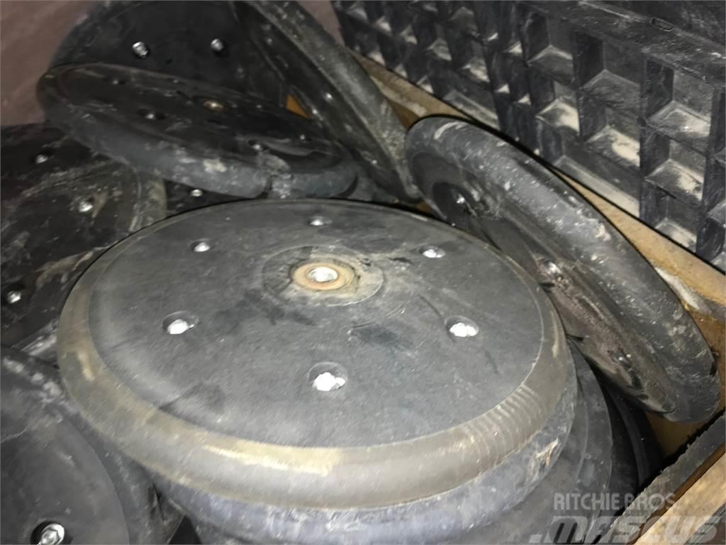John Deere AA39968 rubber closing wheel Alte masini si accesorii de insamantare