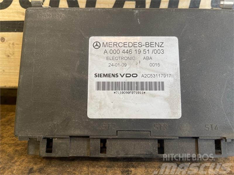 Mercedes-Benz MERCEDES ECU ABA  A0004461951 Electronice