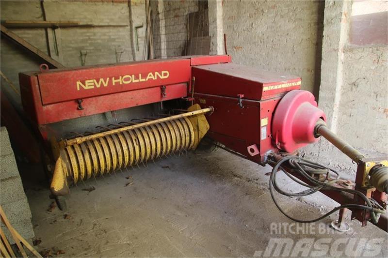 New Holland 376 småballepresser Alte masini agricole