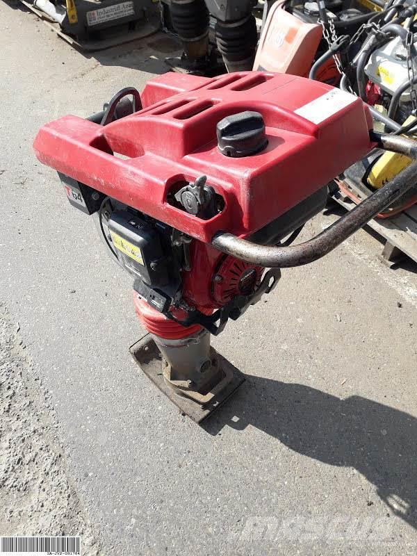 Swepac T64 Alte masini si accesorii pentru încarcat si sapaturi