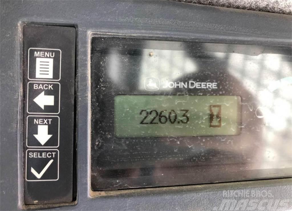 John Deere 323D Mini incarcator