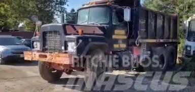 Mack RD690SX Dump Truck Autobasculanta