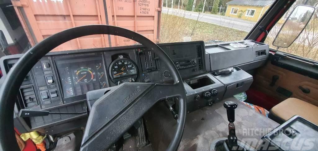 Scania 82 M henkilönostin Camioane cu macara
