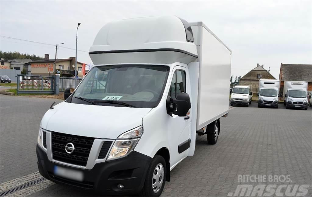 Nissan NV400 Container, Hen House, Registered Box body