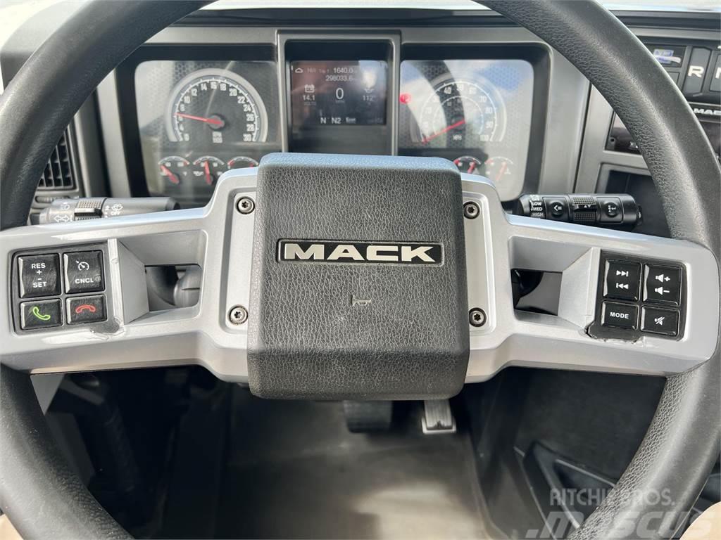 Mack AN64T Autotractoare