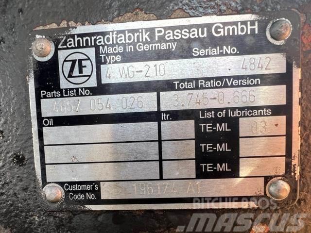 CASE 821 C ZF 4WG/210 Transmisie