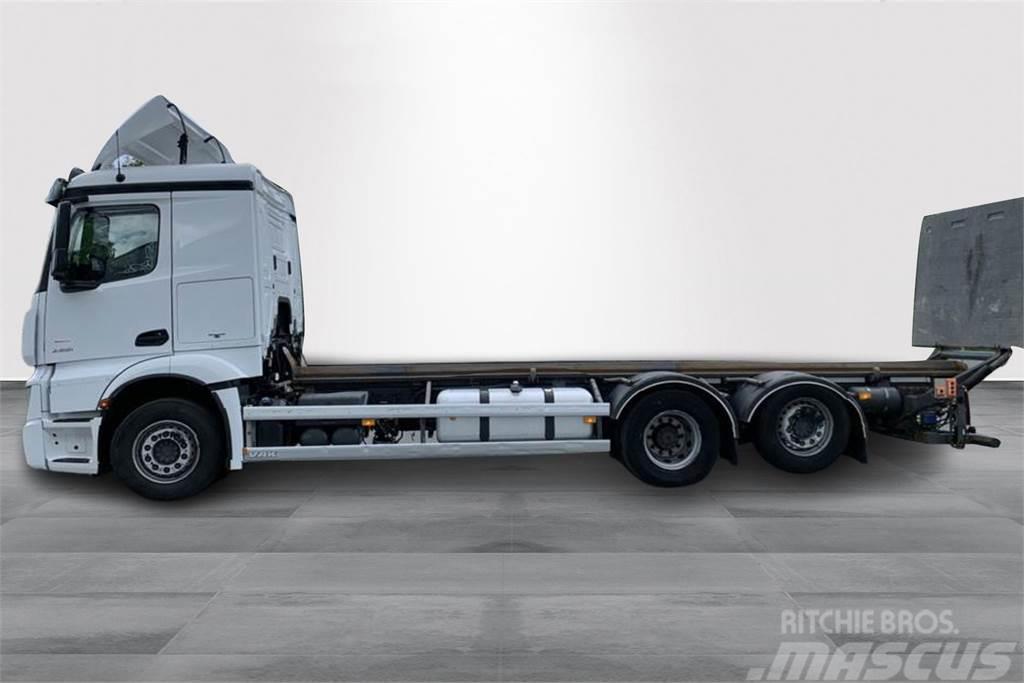 Mercedes-Benz Actros L2551 L/6x2 Camion cadru container