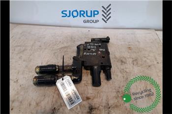 New Holland TS100A Remote control valve