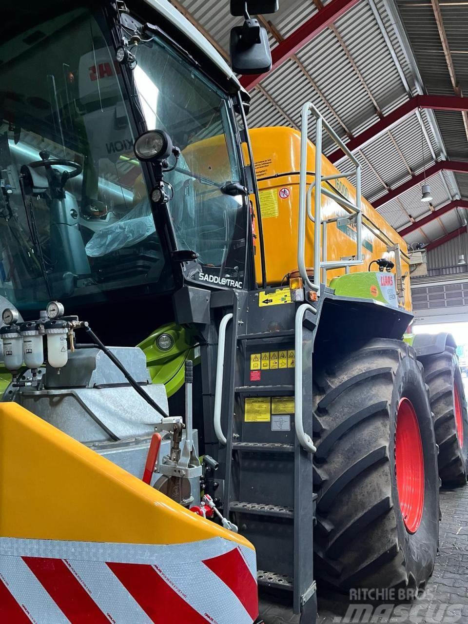 CLAAS XERION 4200 SADDLE Trac Gülle Tractoare