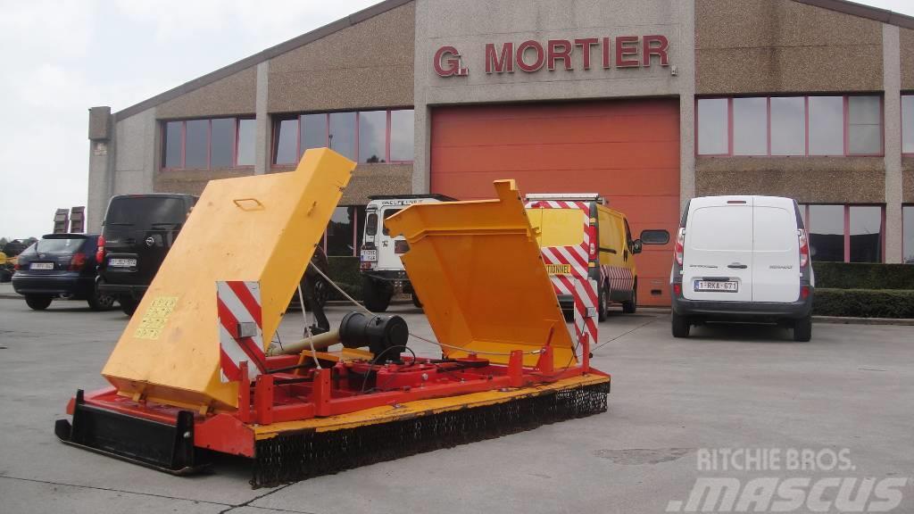 VTM Maaier VTM 280 Mounted and trailed mowers