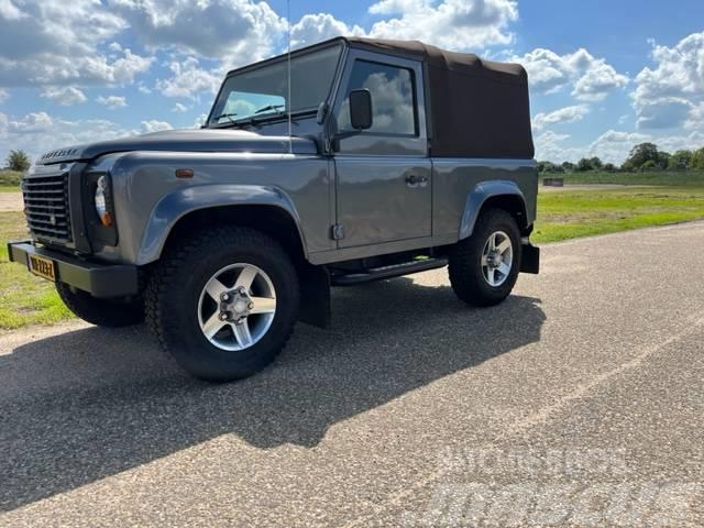 Land Rover Defender Iconic Edition 2017 only 8888 km Masini