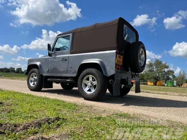 Land Rover Defender Iconic Edition 2017 only 8888 km Masini