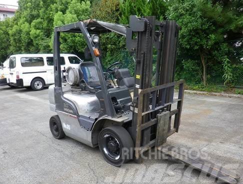 Nissan PL02A20D Stivuitor GPL