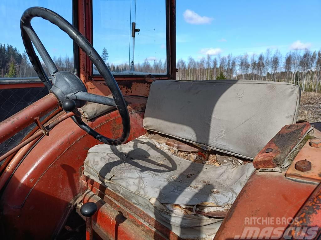 Belarus T40 traktori - VIDEO Tractoare