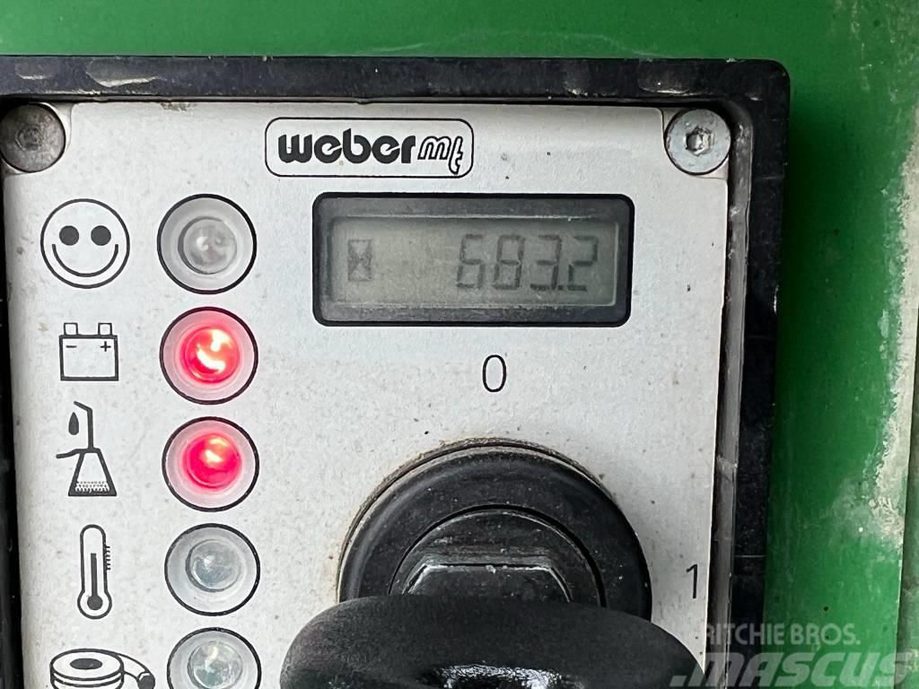 Weber CR8 - Excellent Condition / Low Hours Vibratoare