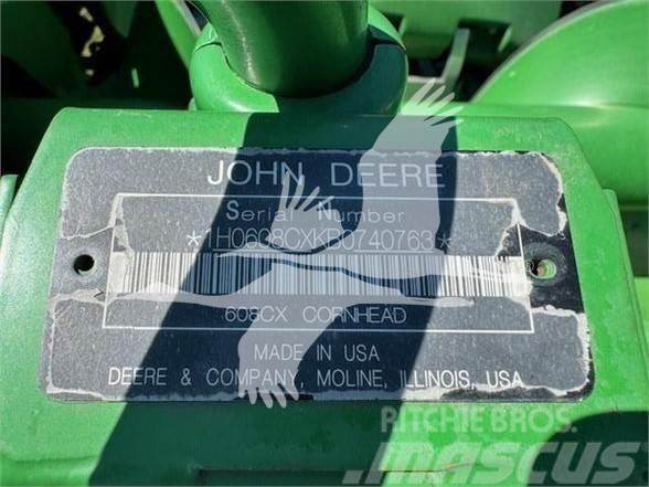 John Deere 608C Combine capete pentru culegatoare