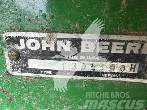 John Deere 853A Combine capete pentru culegatoare