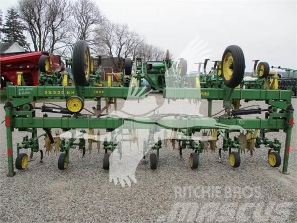 John Deere RM1230 Cultivatoare de recolte in randuri