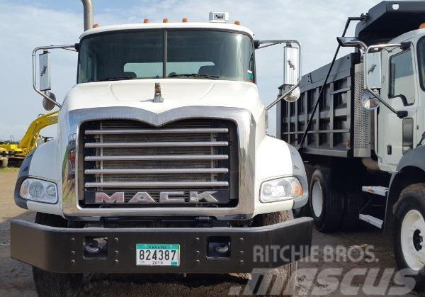 Mack water truck GU813E Cisterne