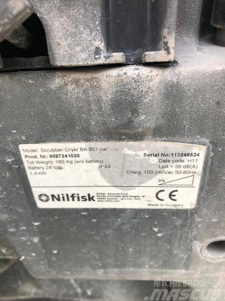 Nilfisk BA 651 (850mm Disc Head) Walk Behind Scrubber Uscatoare Scrubber
