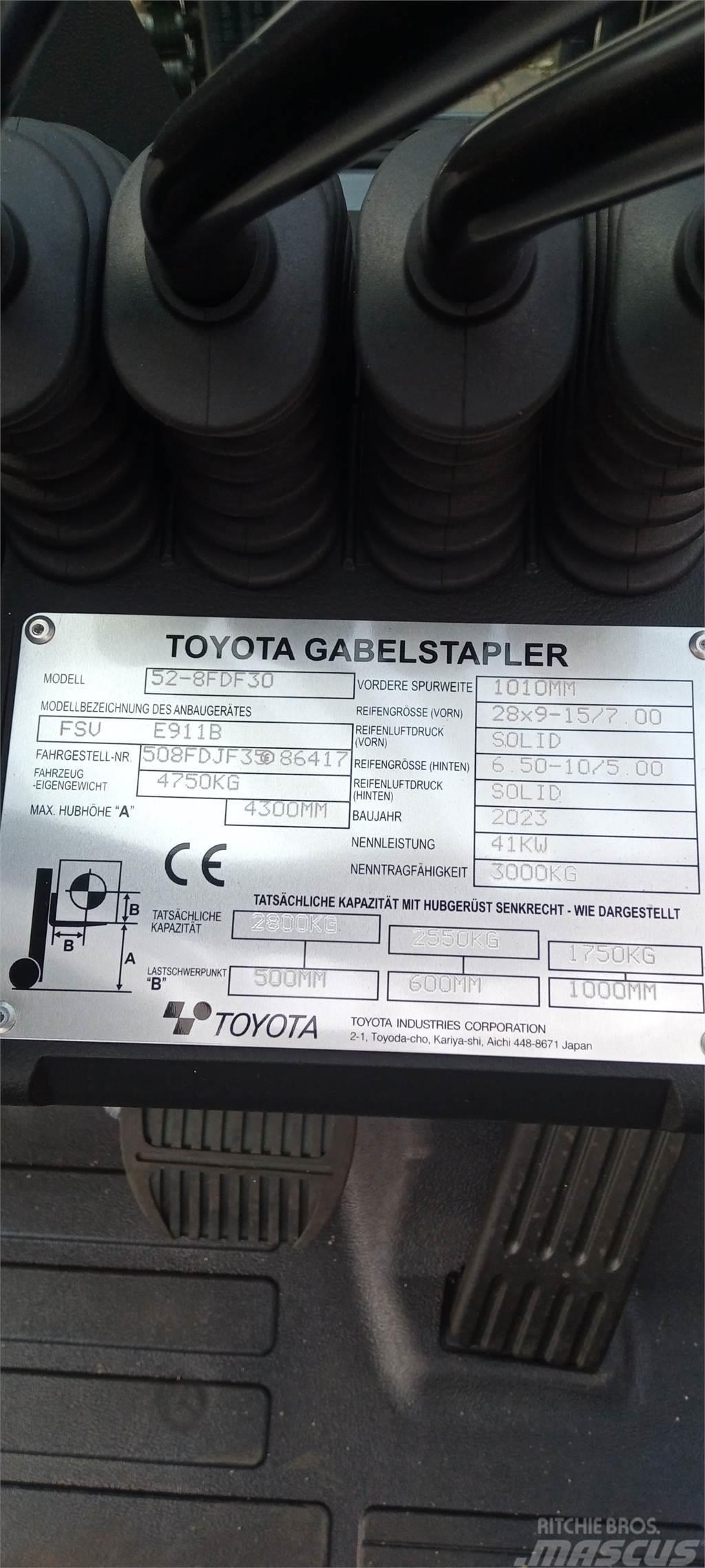 Toyota 52-8FDF30 Stivuitor diesel