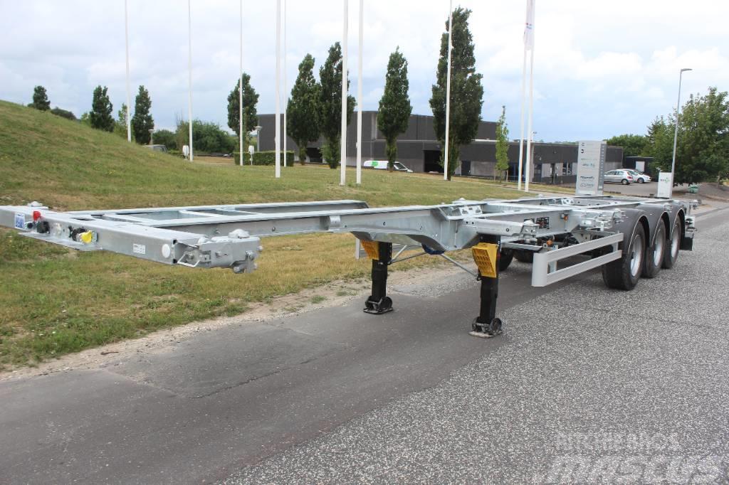 AMT CO300 Container chassis  for 40"  samt  2 x 20" Camion cu semi-remorca cu incarcator