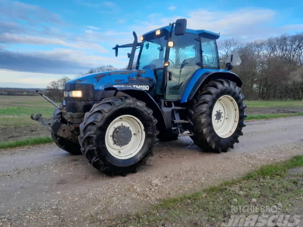 New Holland TM 150 med frontlift Tractoare