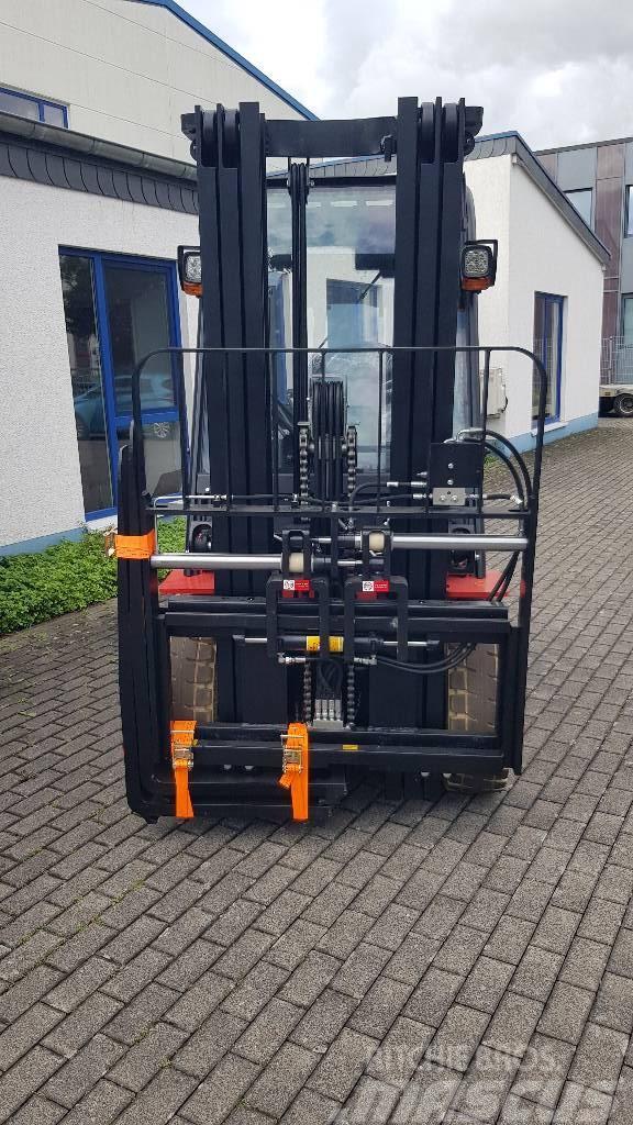 EP EFL 303 Stivuitor electric