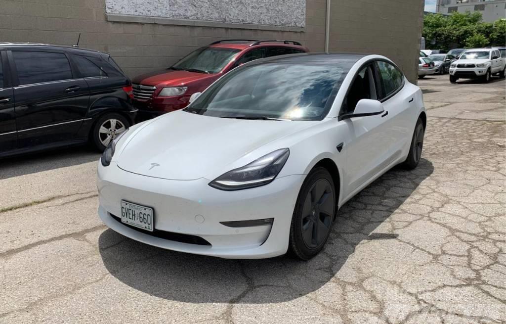 Tesla Model 3 Masini