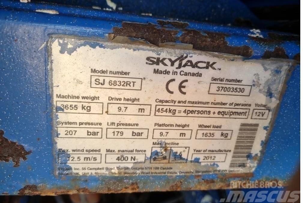 SkyJack SJ 6832 RT Platforme foarfeca