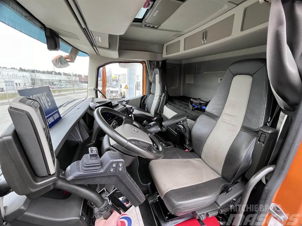 Volvo FH Kranväxlare med front plog & Reco drive Camion cu carlig de ridicare