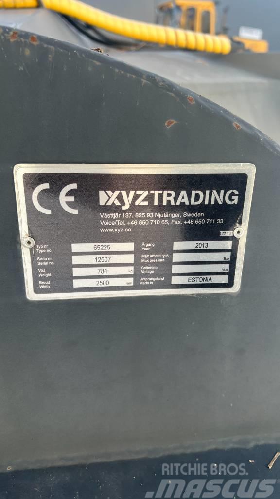XYZ Premium 2500 Snöslunga Dezapezitoare