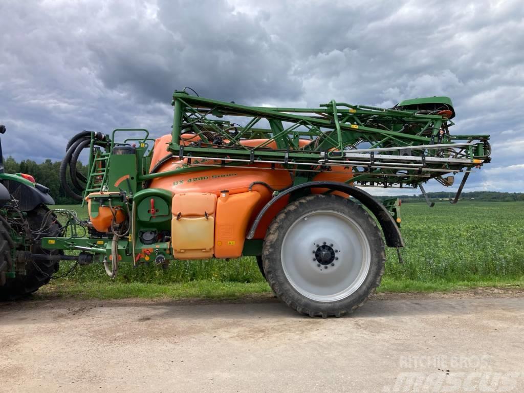 Amazone UX 4200 Super 24 m Tractoare agricole sprayers