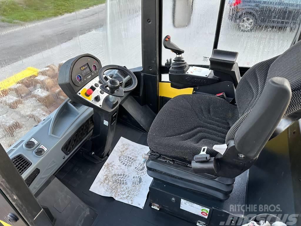 Bomag BW 213 PDH - 5 Stampffußbandage Unfall Compactoare sol