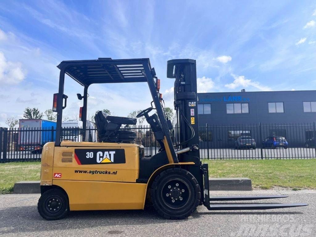 CAT EP30K-PAC Stivuitor electric