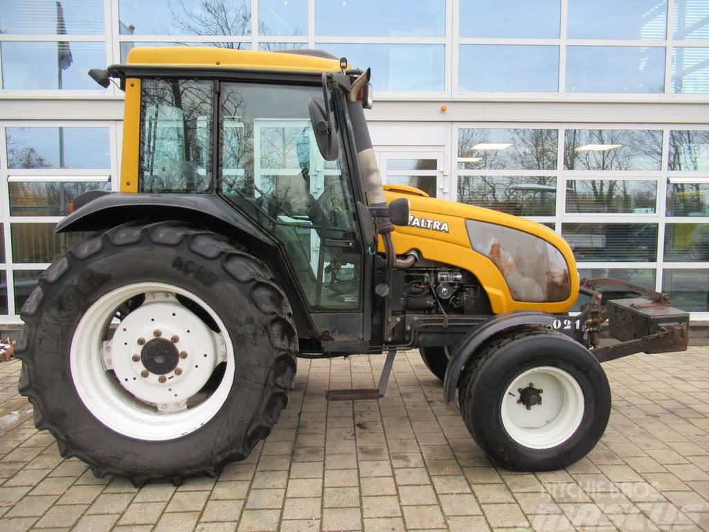 Valtra A75 4x2 + Fronthef Tractoare
