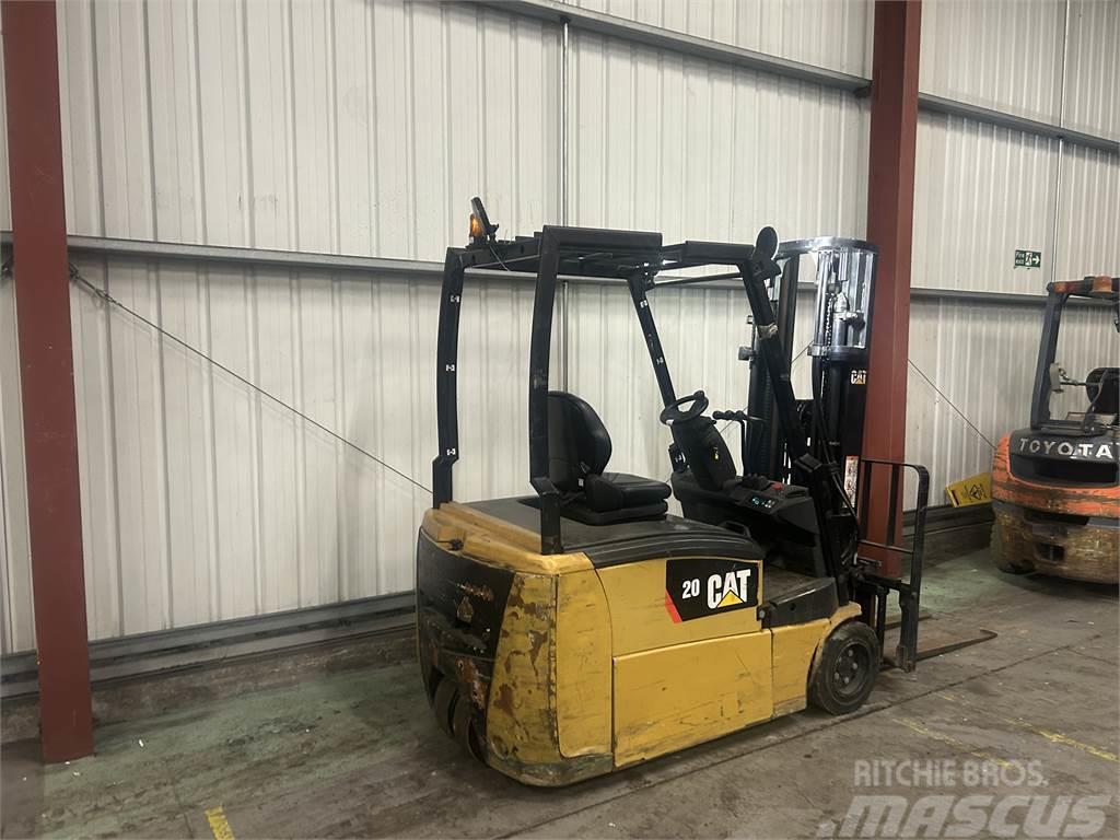CAT EP20PNT Stivuitor electric
