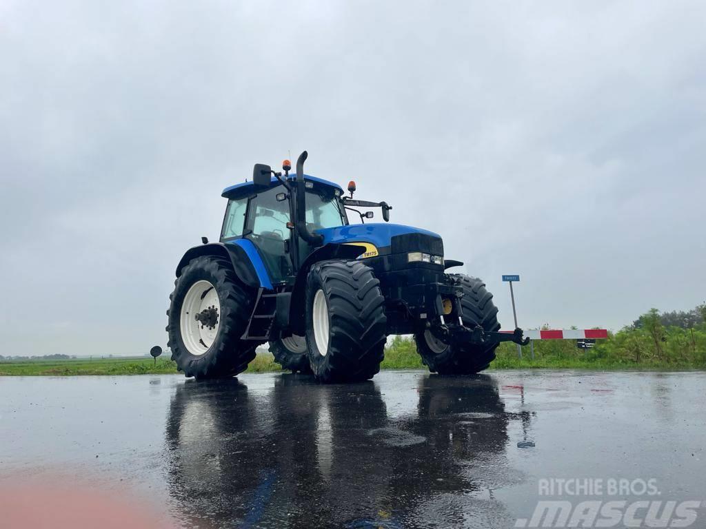 New Holland TM175 Frontlinkage and frontpto Tractoare
