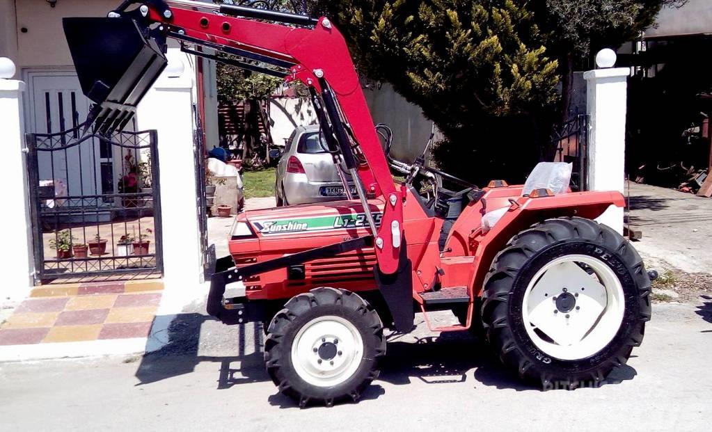 Kubota L1-255 4WD WITH LOADER Tractoare