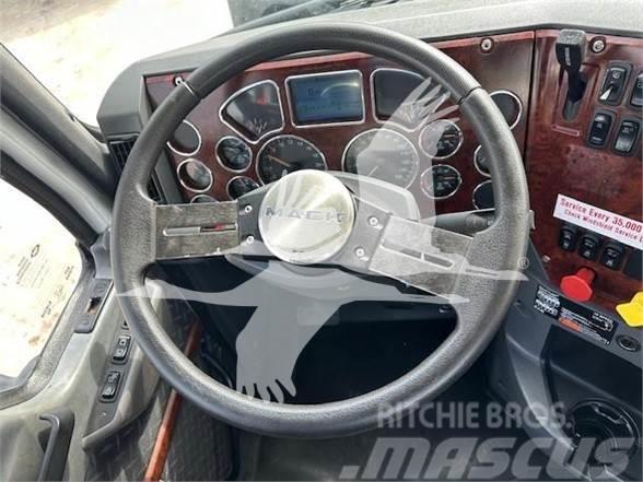 Mack PINNACLE CXU613 Autotractoare