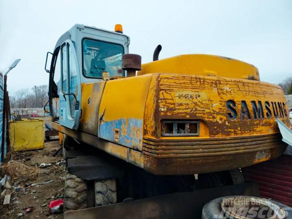 Samsung SE 210 Excavatoare pe senile
