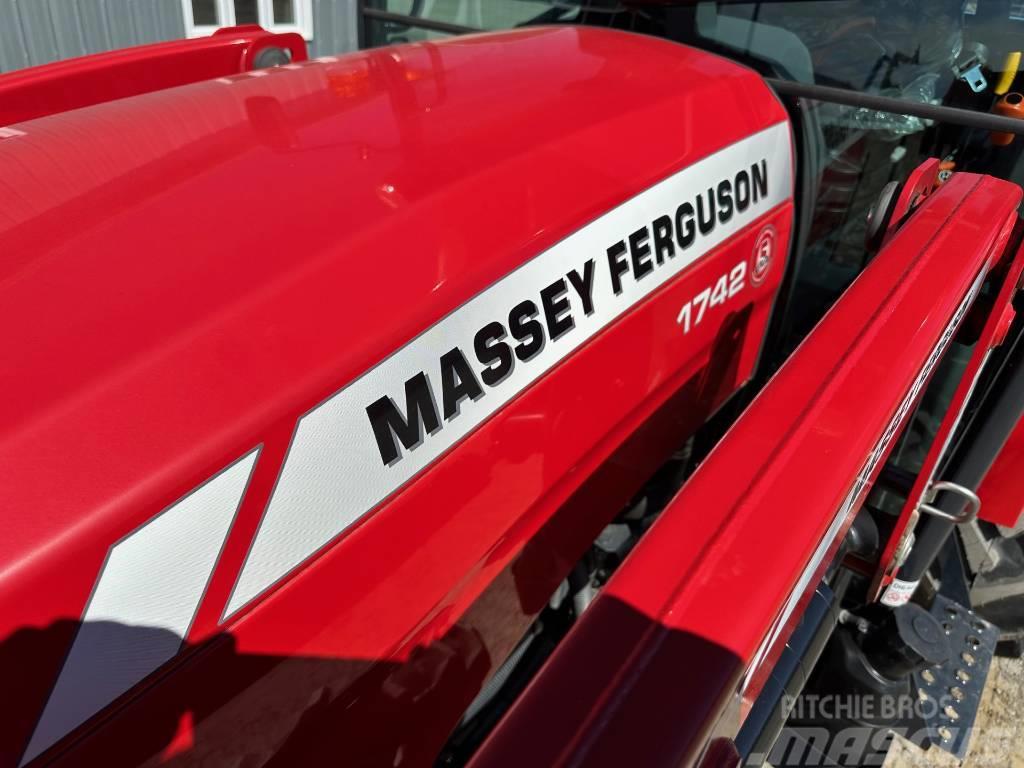 Massey Ferguson 1742 Tractoare