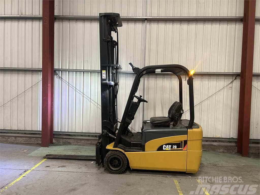 CAT EP20NT Stivuitor electric