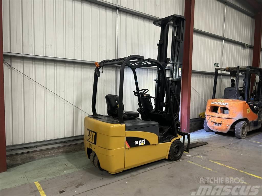 CAT EP20NT Stivuitor electric
